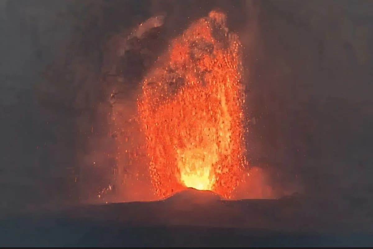Denyut Nadi Bumi di Selat Sunda: Membaca Fase Peluruhan Anak Krakatau sebagai Babak Baru Kewaspadaan