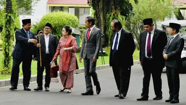 Masa Depan Politik Indonesia di Bawah Koalisi Tenda Besar: Peta Jalan Stabilitas Menuju 2029